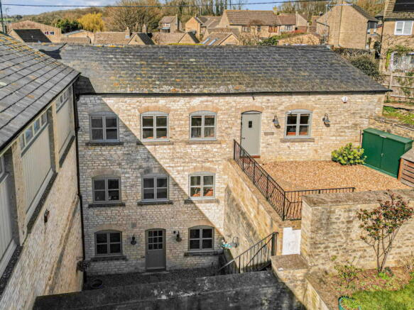 3 bed property, in West End, £795,000