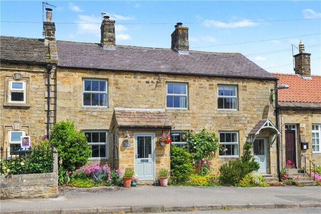 4 bed property, in Main Street, £595,000