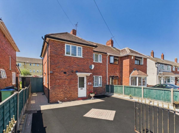 3 bed property, in Upper Church Lane, £225,000