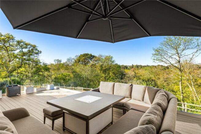 5 bed property, in Peace Meadow Close, £1,650,000