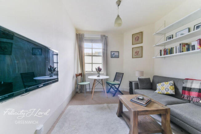 1 bed property, in Brant House, £260,000