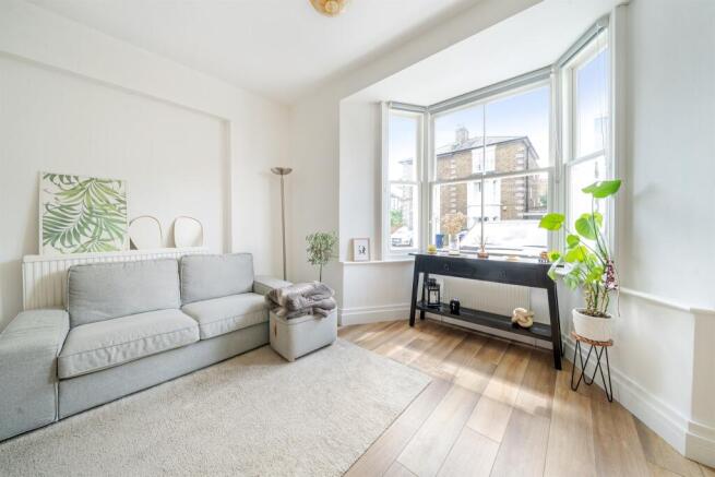 2 bed property, in Denmark Road, £600,000