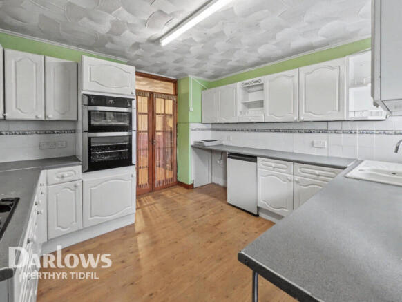 2 bed property, in Bridge Street, £100,000
