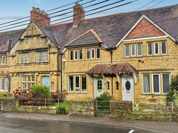 3 bed property, in High Street, £300,000