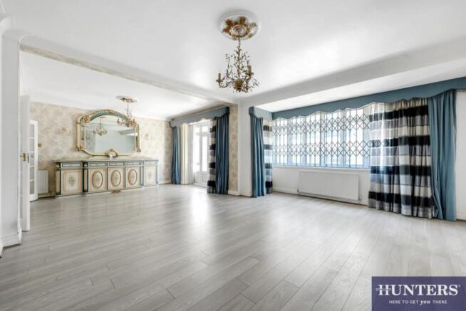 5 bed property, in Inverness Terrace, £1,150,000