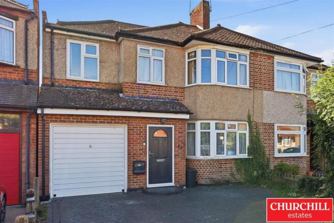 4 bed property, in Kirkland Avenue, £600,000