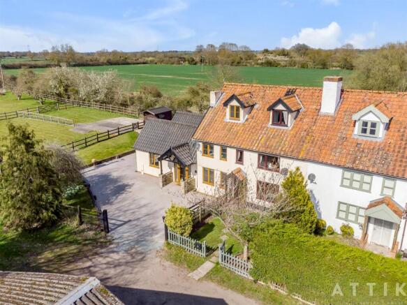 4 bed property, in Chediston, £450,000