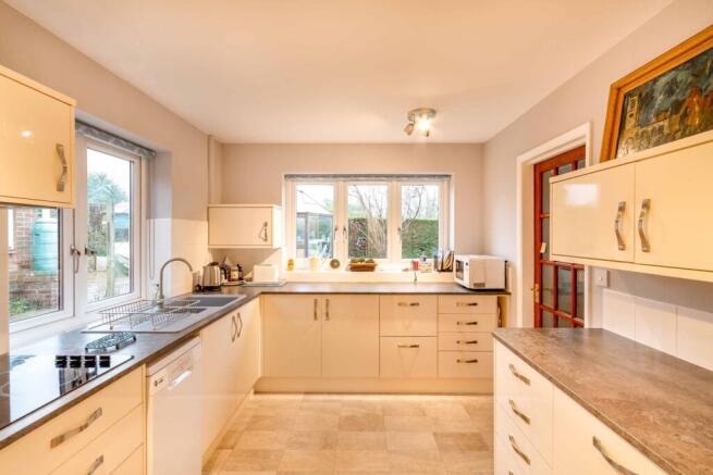 3 bed property, in 2 Brook Street, £285,000
