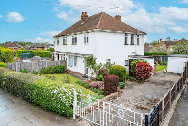 3 bed property, in Church Road, £290,000