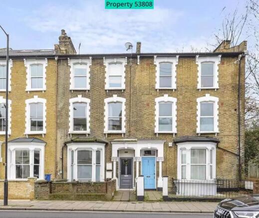 1 bed property, in Graham Road, £420,000