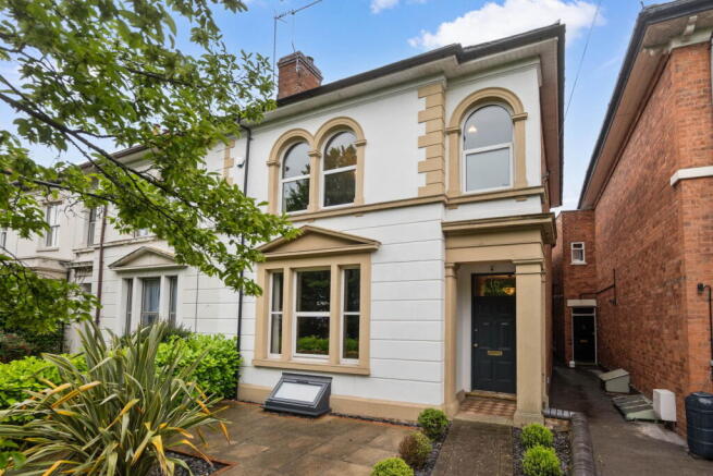 3 bed property, in 16 Droitwich Road, £675,000