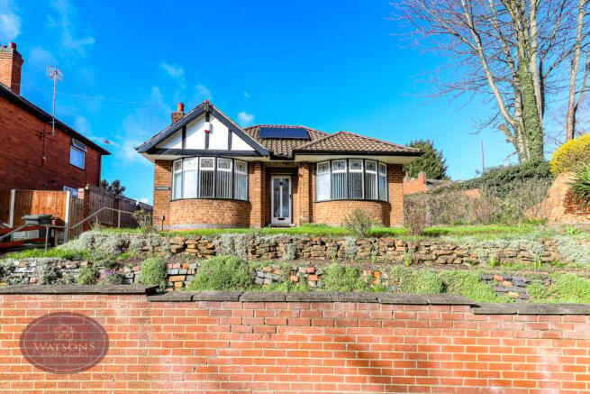 2 bed property, in Broxtowe Lane, £200,000