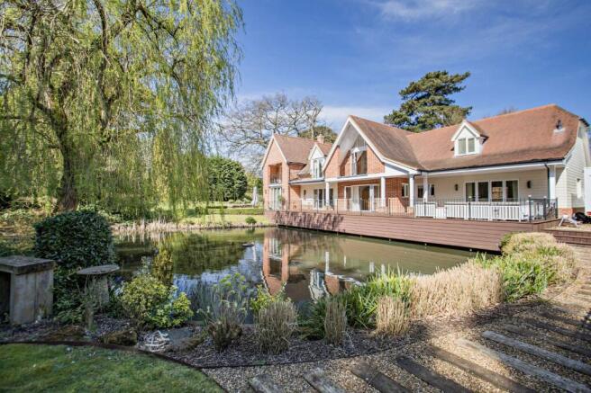 6 bed property, in Lamberts Lane, £1,375,000