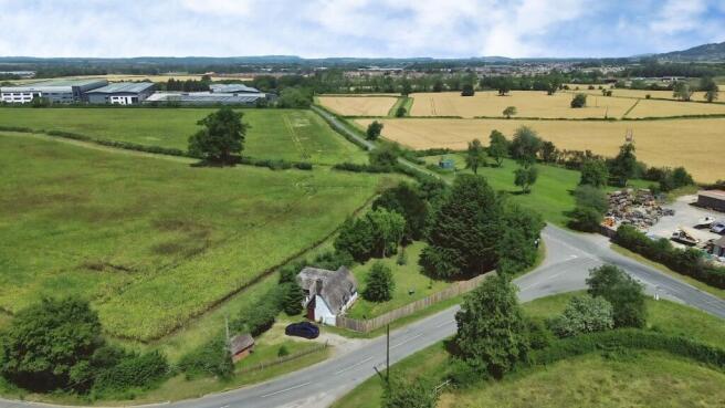3 bed property, in Haresfield, £495,000