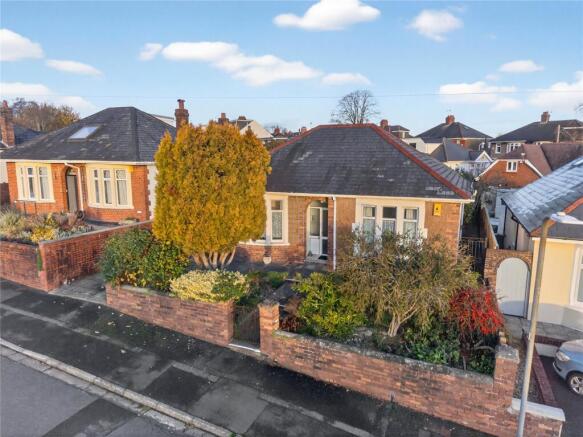 3 bed property, in Yorath Road, £450,000