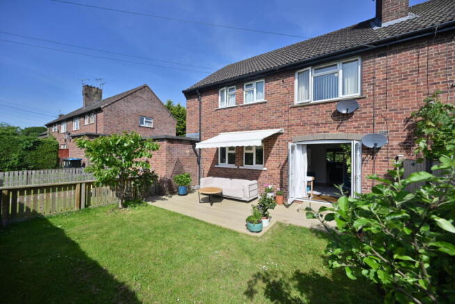 2 bed property, in Bridge View Road, £175,000