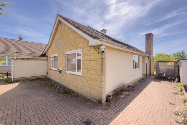 3 bed property, in Greenhill Gardens, £495,000