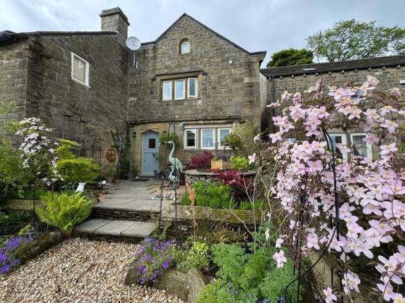 2 bed property, in Royd Moor Hall Farm, £475,000