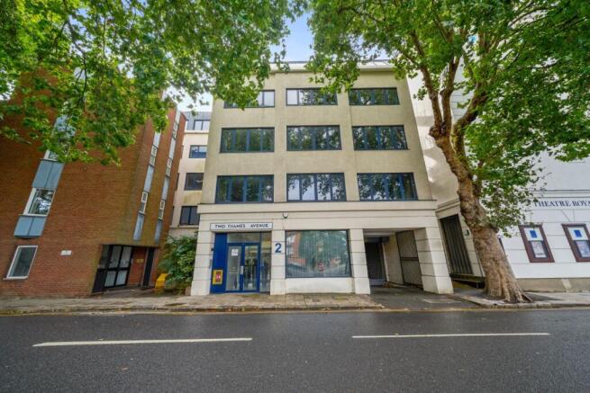 2 bed property, in Flat 1, £450,000