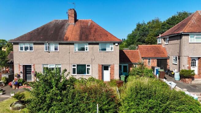 3 bed property, in Sutherland Road, £80,000