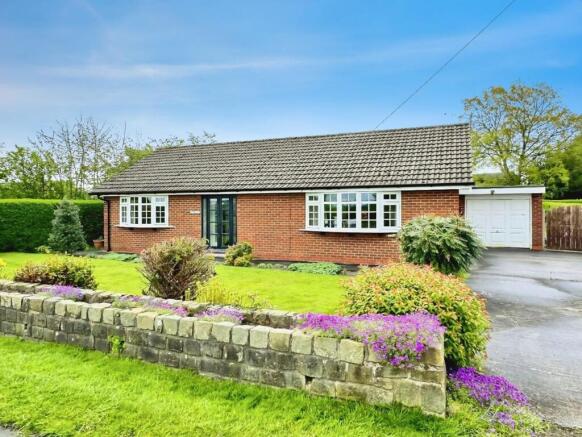 2 bed property, in Morley Green Road, £600,000