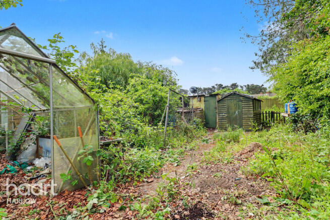 2 bed property, in Upper Park, £325,000
