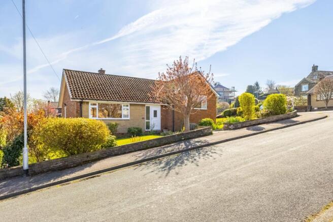 4 bed property, in Leyfield Bank, £392,000