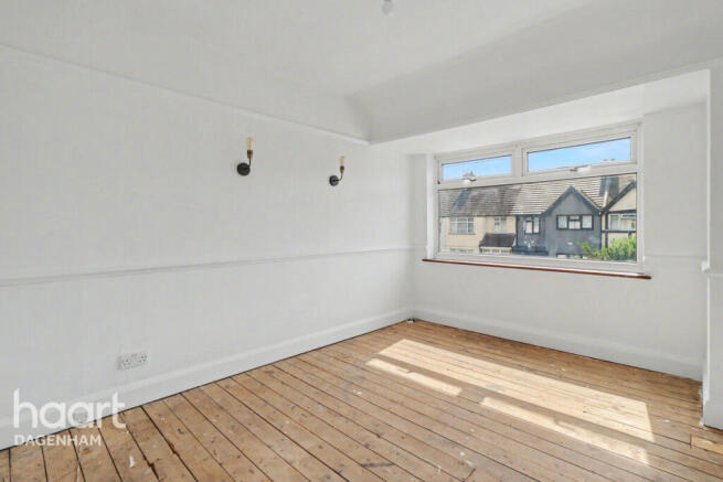 3 bed property, in Orchard Road, £380,000