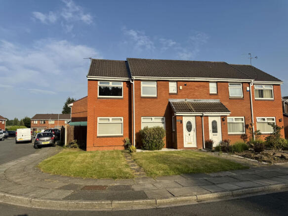 3 bed property, in Milford Drive, £175,000