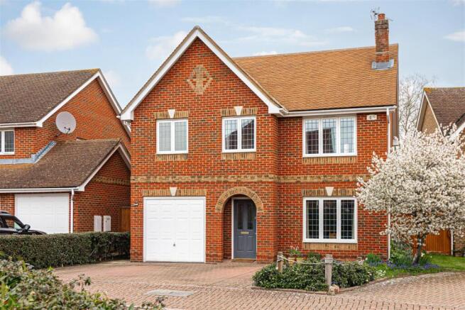 4 bed property, in Nelson Walk, £850,000