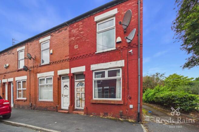 2 bed property, in Margaret Street, £155,000