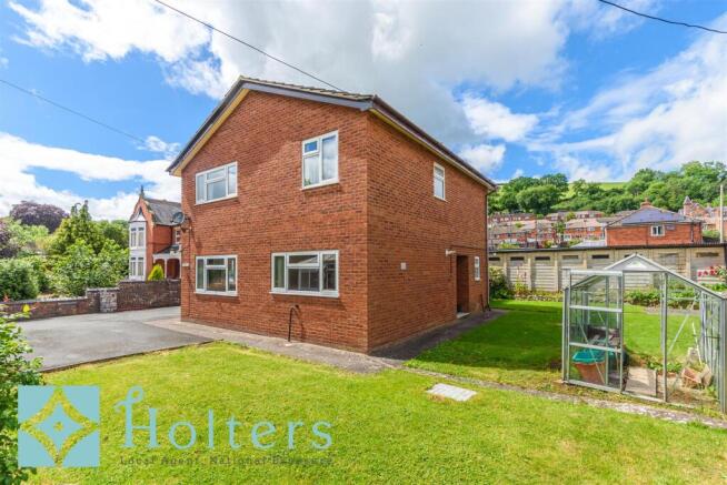 4 bed property, in Milford Road, £325,000