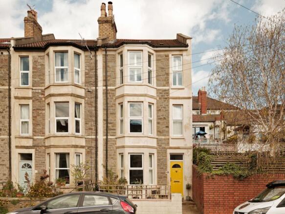 4 bed property, in Kensal Road, £625,000