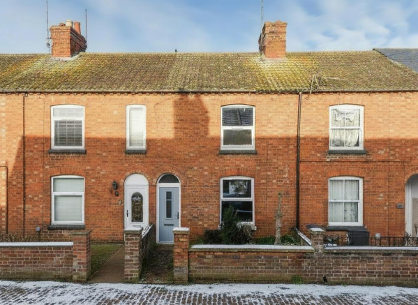 2 bed property, in NN6 Victoria Street, £240,000