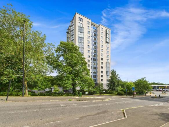 2 bed property, in Park Road, £95,000