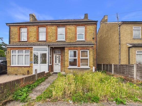 3 bed property, in Danesbury Road, £515,000