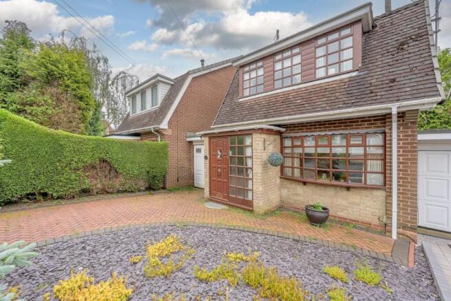 3 bed property, in St. Andrews Close, £290,000