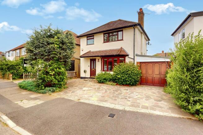 3 bed property, in Lime Grove, £775,000