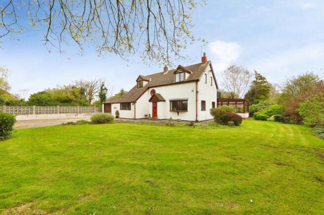 4 bed property, in Penmon, £475,000