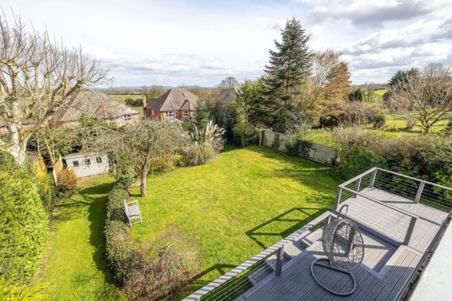 4 bed property, in Marford Hill, £650,000