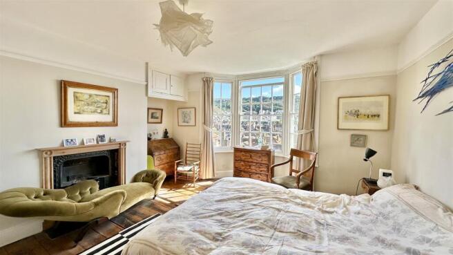4 bed property, in The Croft, £799,950