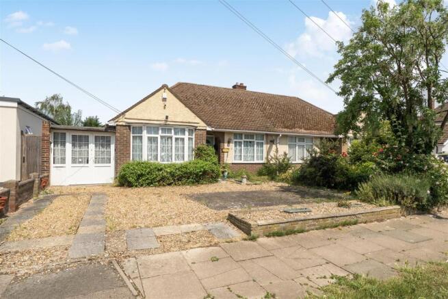 3 bed property, in Aylesbury Road, £390,000