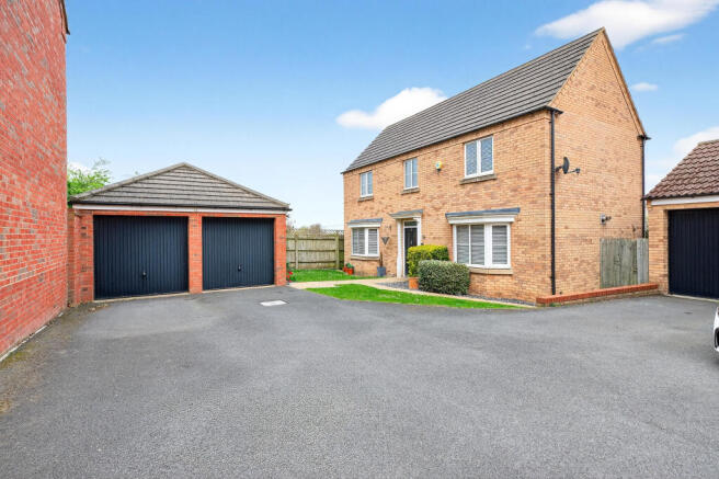 4 bed property, in Windermere Drive, £410,000