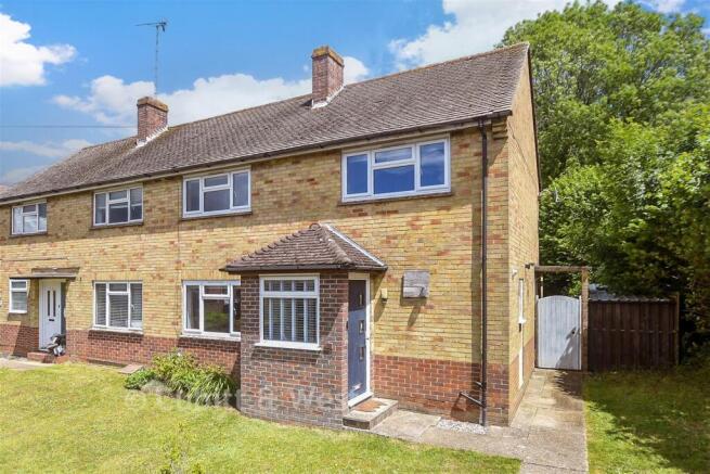 3 bed property, in Blackwell Farm Road, £400,000