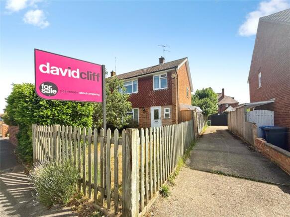 3 bed property, in Camden Road, £475,000