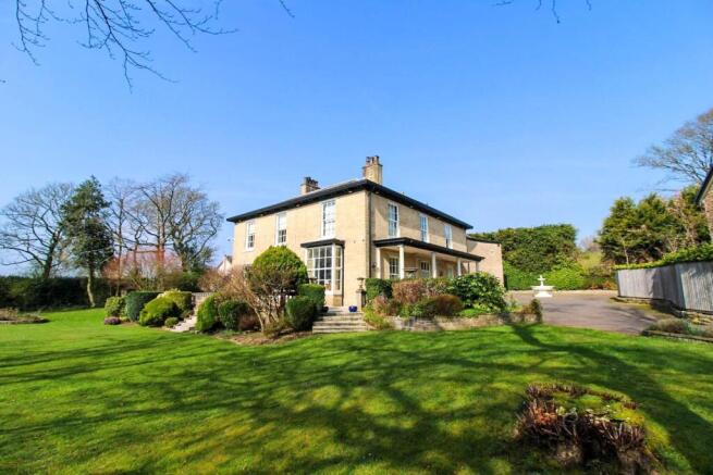 6 bed property, in Lower House, £1,750,000
