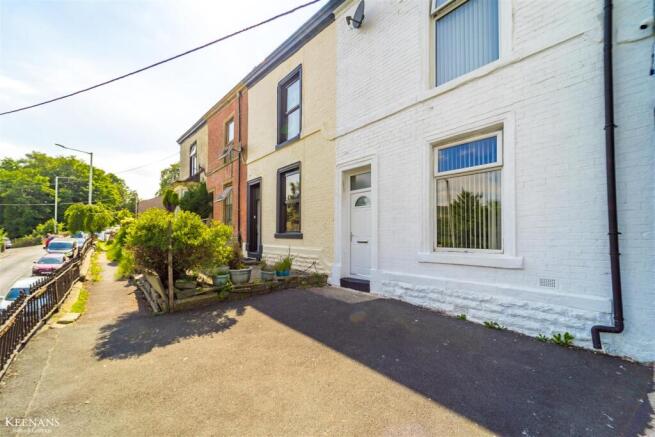 4 bed property, in Gladstone Buildings, £149,950