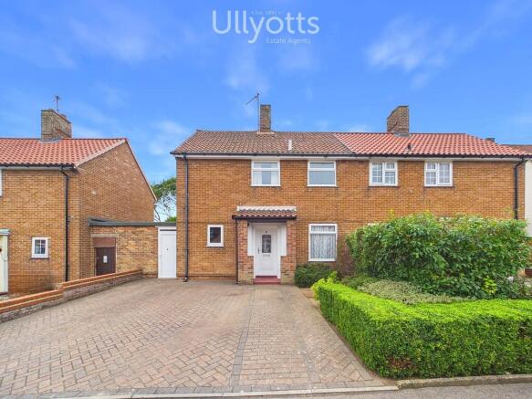2 bed property, in Kent Square, £155,000