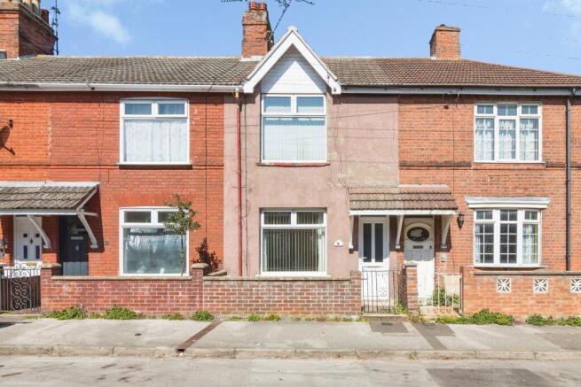 3 bed property, in Maidstone Road, £120,000