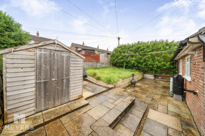 2 bed property, in Liscombe Close, £250,000